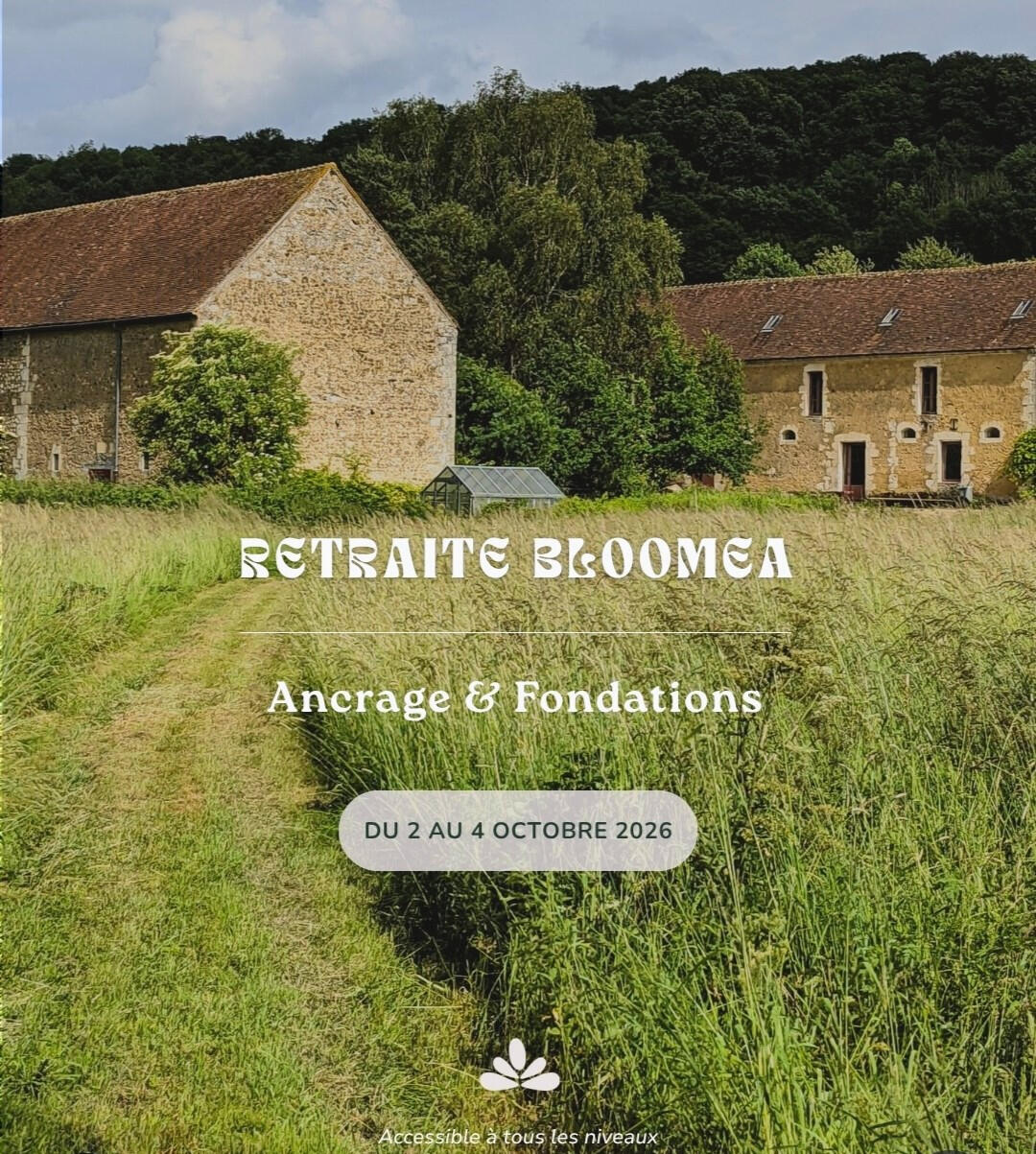 Chambre double à l'étage chez Maison Fertile pour retraites yoga dans le Perche.