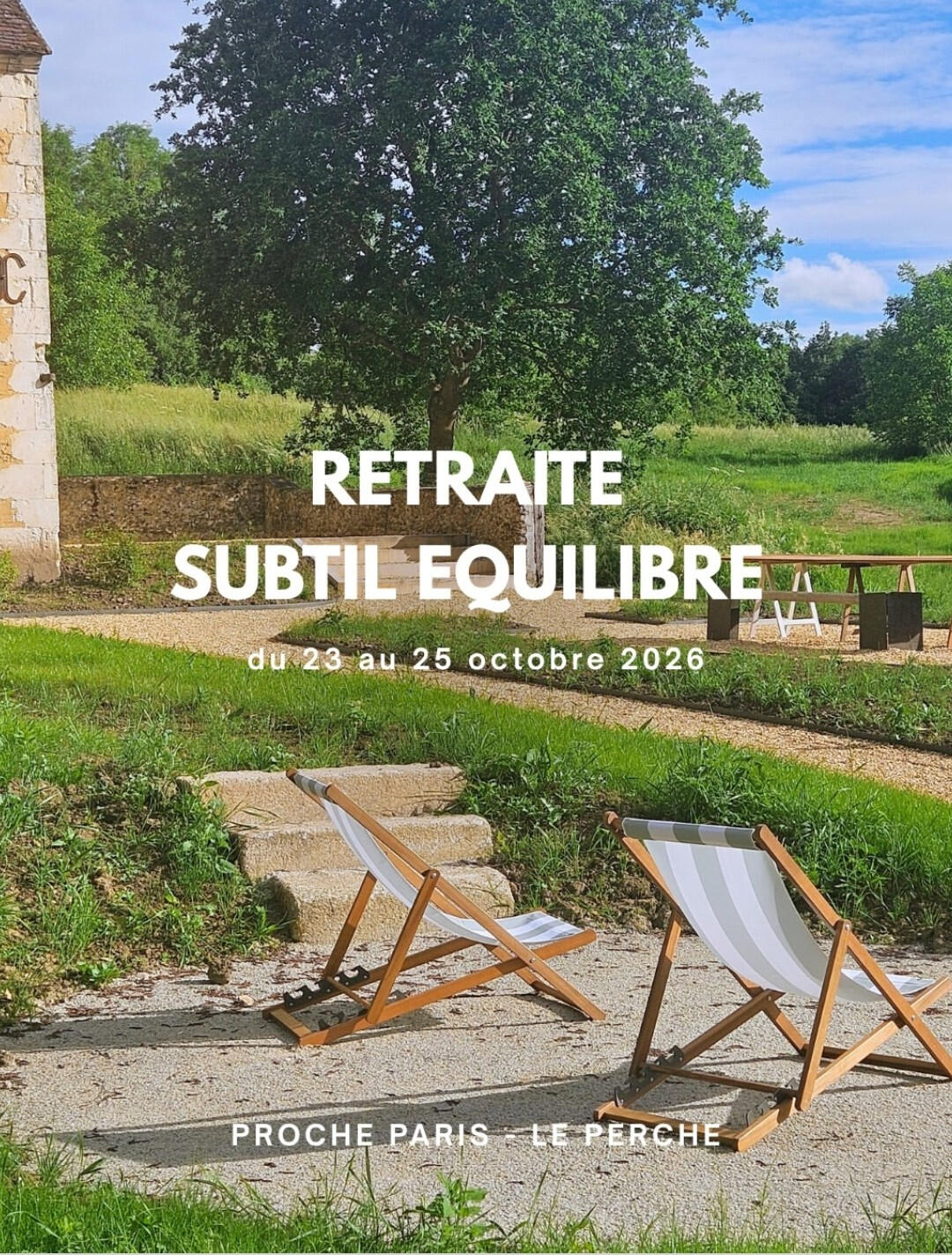 Chambre double à l'étage chez Maison Fertile pour retraites yoga dans le Perche.